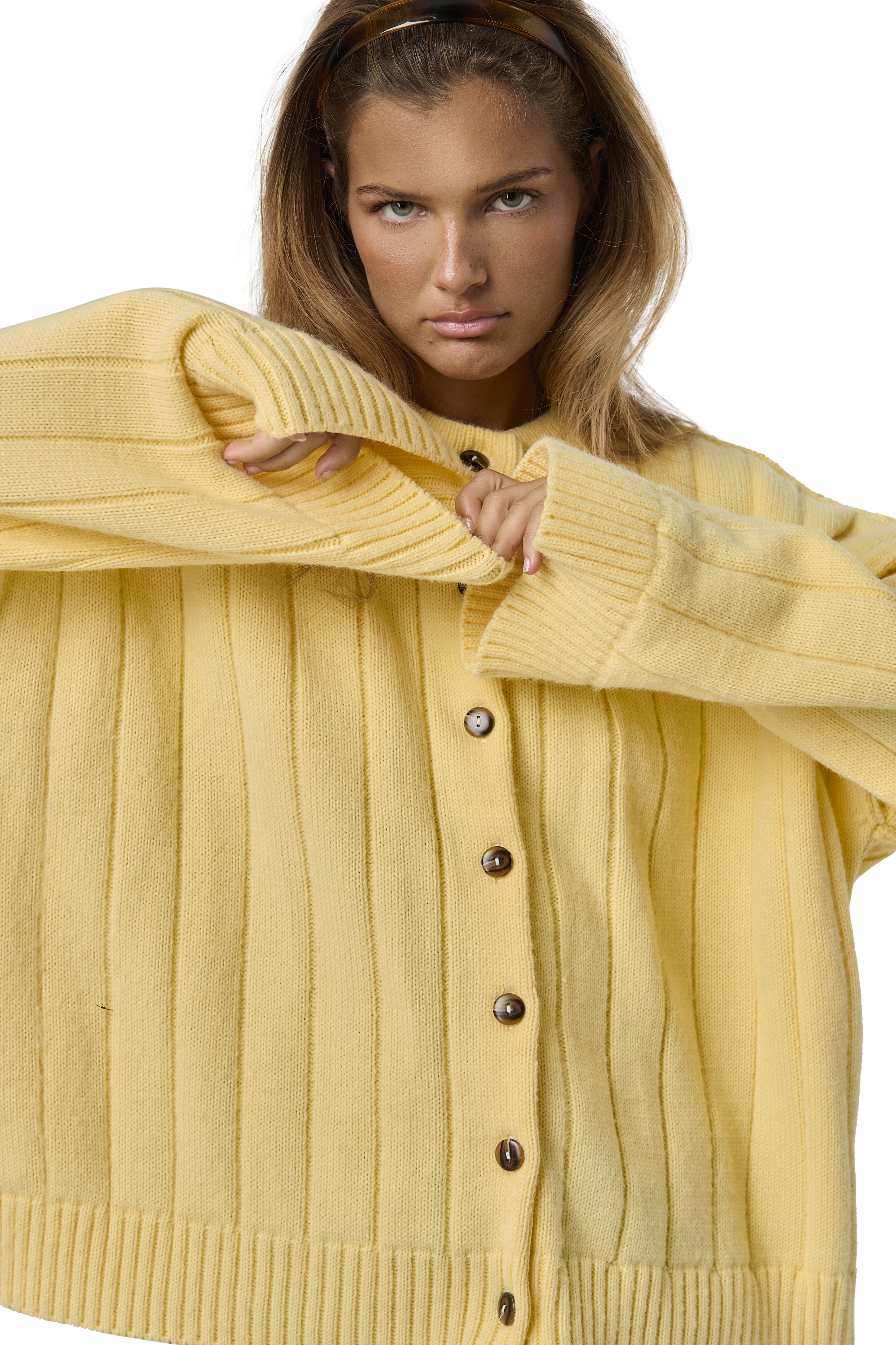 Model Elise is 5'6.5" and wears a size S.